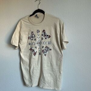 Gildan Sz M nWOT cotton T shirt butterfly print